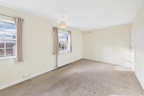 CAM02136G0-PR0493-STILL012