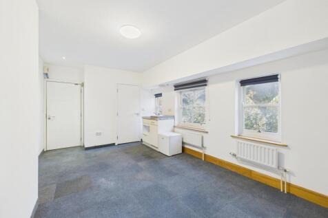 CAM02119G0-PR0493-STILL004