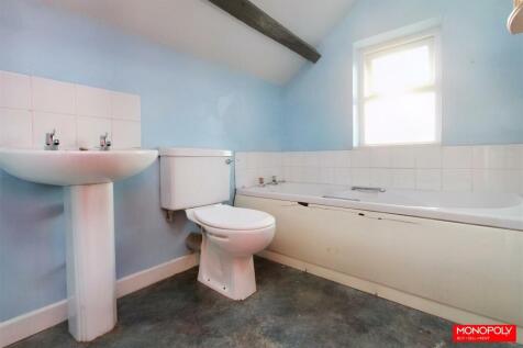 Bathroom.jpg