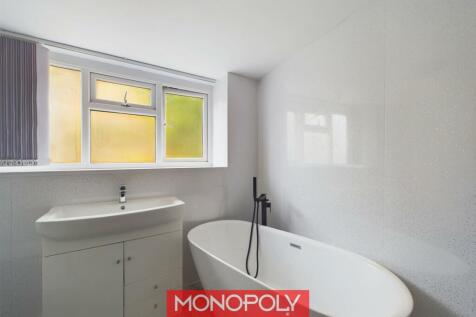 Family Bathroom...jpg