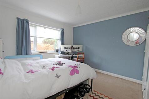 Master Bedroom.JPG