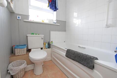 Bathroom.JPG