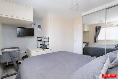 Master Bedroom (2).jpg