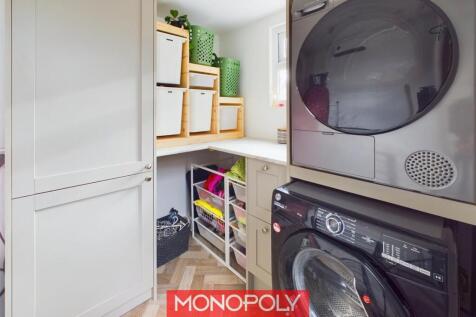 Ginnel &amp; Utility Room