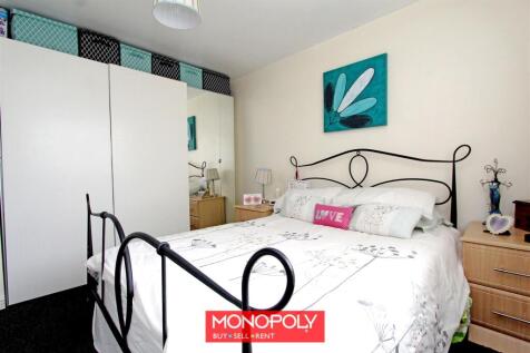Master Bedroom..jpg