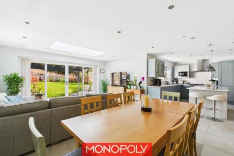 Family Room.jpg