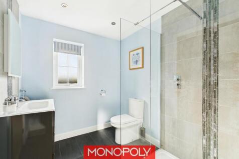 Master En Suite.jpg