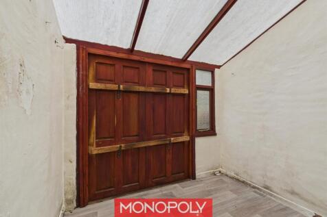 Lean To - Dining Room