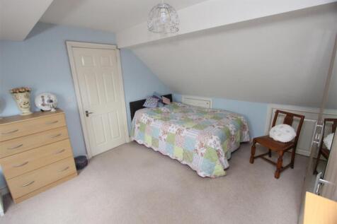 Bedroom 2.JPG