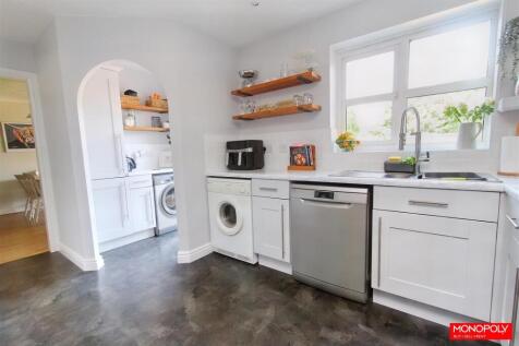 Kitchen...jpg