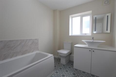 Family Bathroom.JPG
