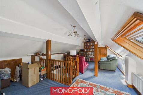 Loft Room (3).jpg