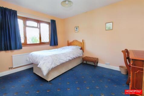 Master Bedroom (1).jpg