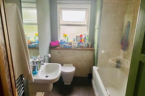 ash road bathroom 