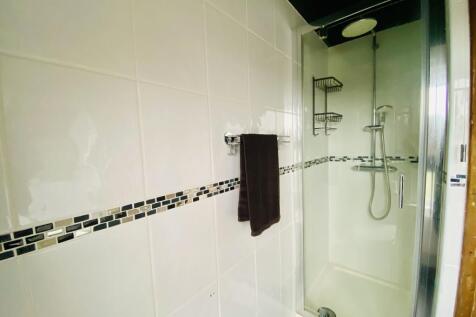ashey shower 