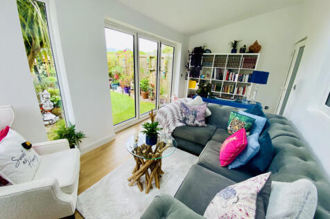 hillcrest garden room 2 