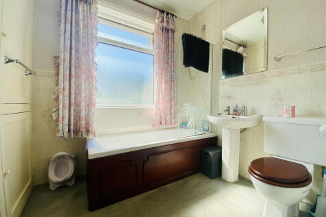 fairlee bathroom 
