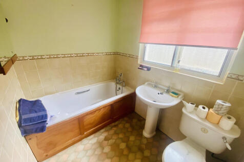 alexandra bathroom 