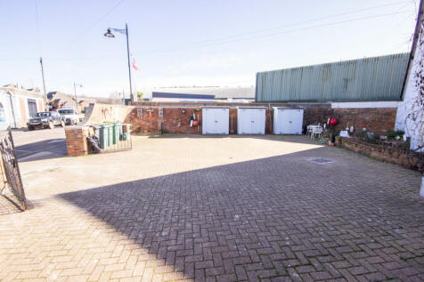 Parking Front