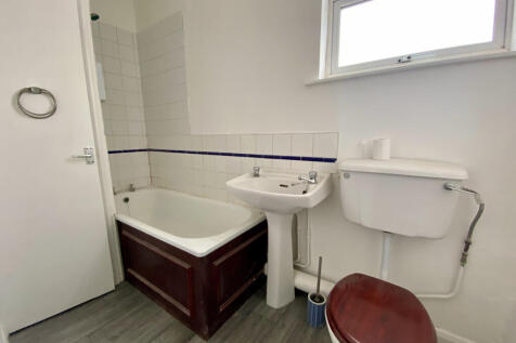 high strret bathroom 