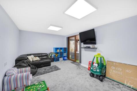 Sun room/playroom