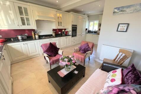 Kitchen/family room