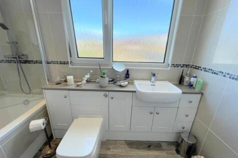 Another view of bathroom