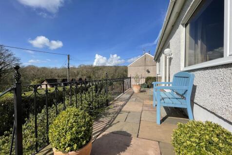 Front garden patio