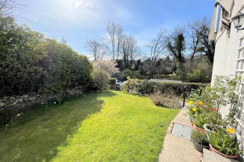 Lawn to side