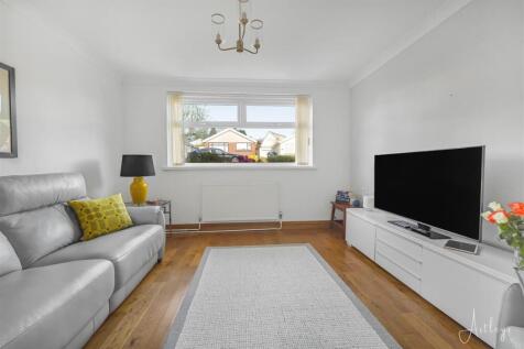 Living room/bedroom 3