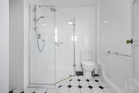 Utility/shower room