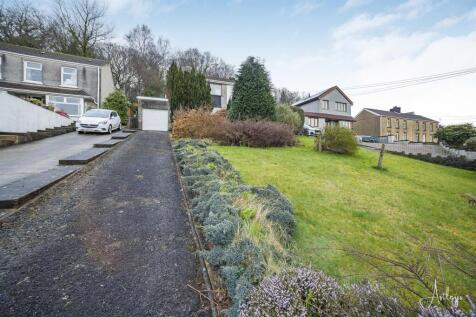 Front garden/drive