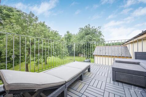 Balcony off landing