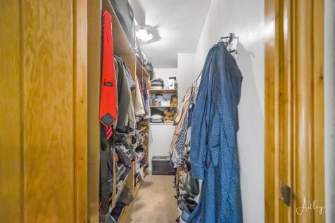 Walk-in dresser