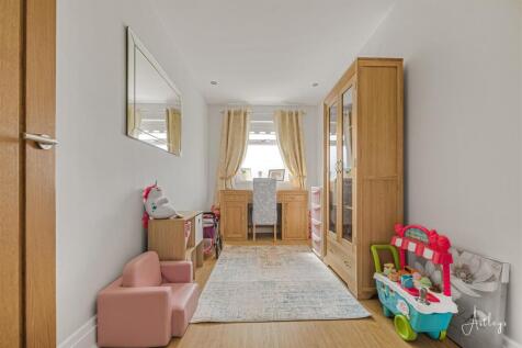 Study/Bedroom 5