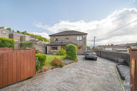 Ample off-road parking to front and side