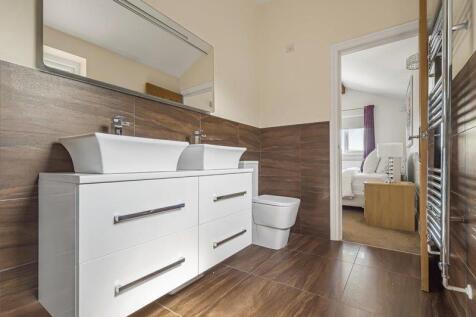 Ensuite shower room
