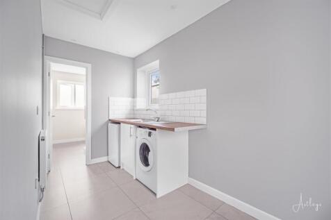 Kitchen/Utility room