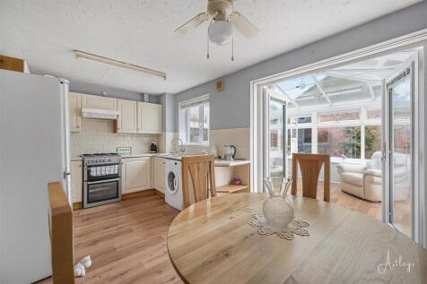 Kitchen/dining area