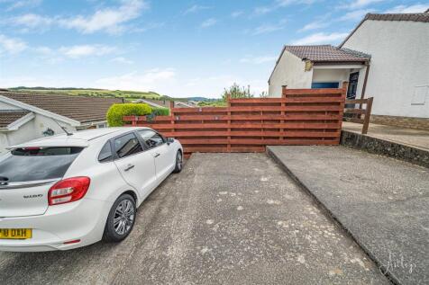 Off road parking to the rear