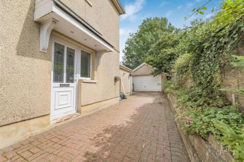 Driveway/garage