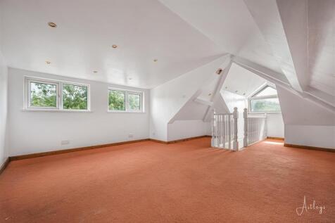 Bedroom 5/attic
