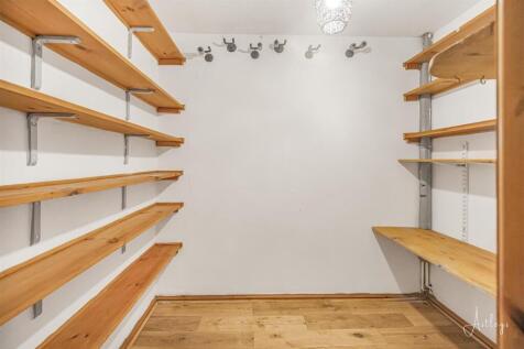 Store room/dressing room