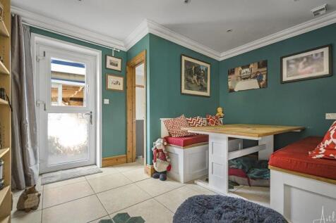 Utility Room/Breakfast area