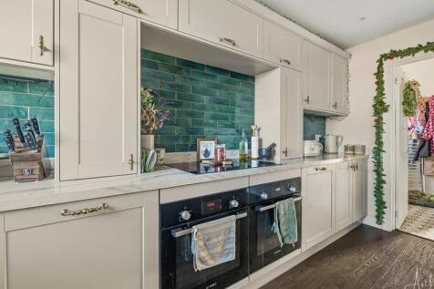 Open Plan Kitchen/Living Area