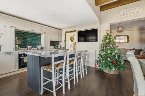 Open Plan Kitchen/Living Area