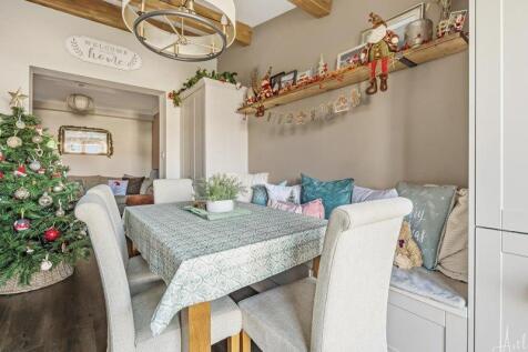 Open Plan Kitchen/Living Area