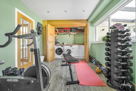 Bedroom five/gym/utility