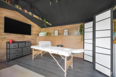 Beauty room