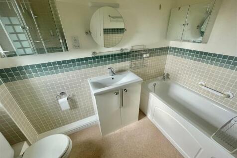 en-suite 2.jpg